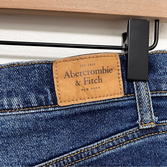 ABERCROMBIE & FITCH High Rise Denim Cut Off Jean Shorts Size 28 - Picture 4 of 9